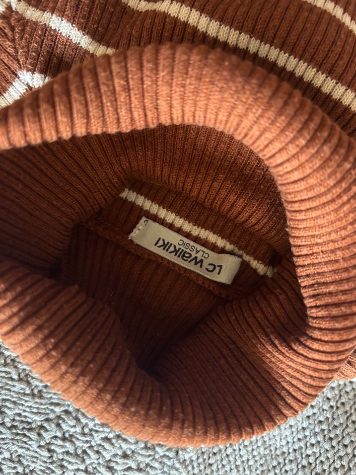 Kahverengi Çizgili Boğazlı Kadın Kazak - Görsel 2