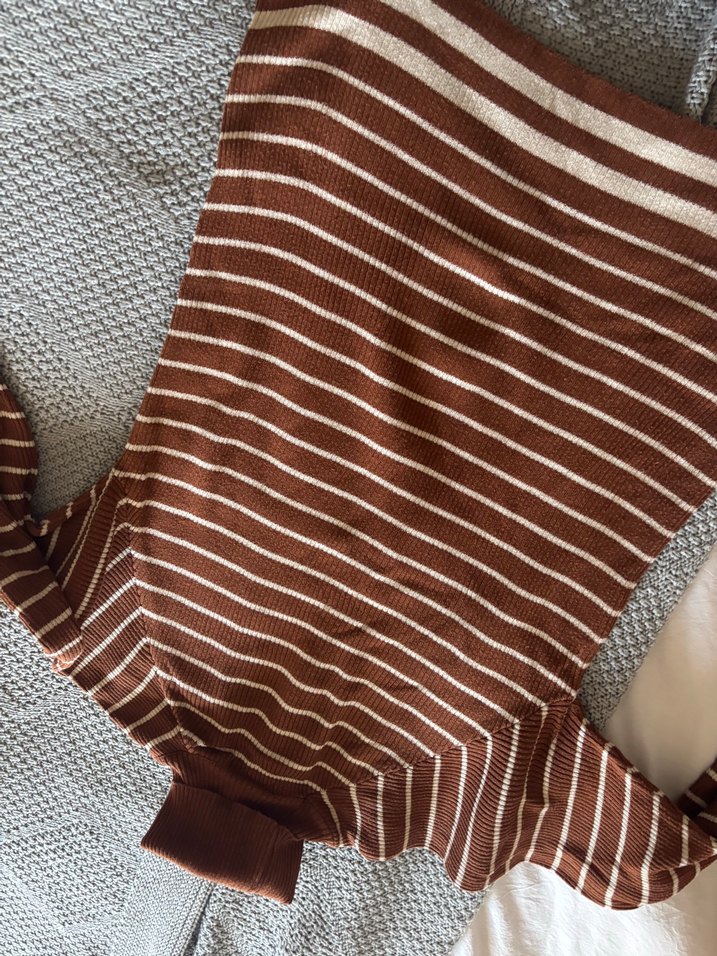 Kahverengi Çizgili Boğazlı Kadın Kazak - Görsel 3