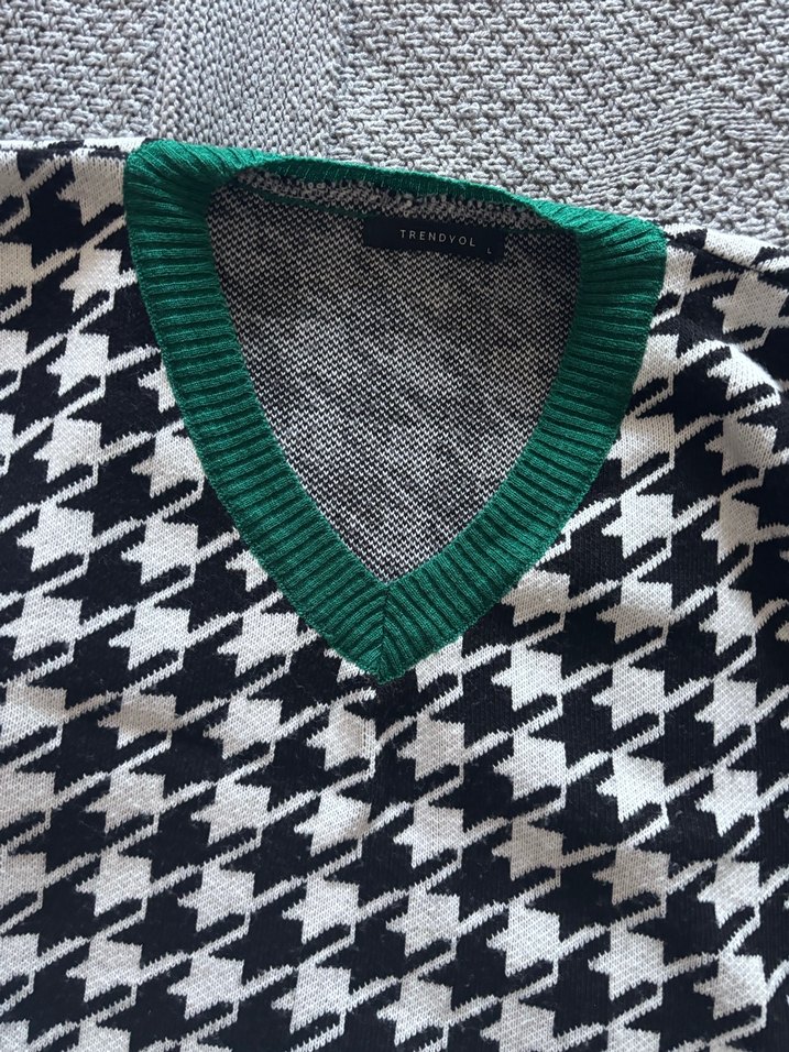 V Yaka Desenli Triko Kadın Süveter - Görsel 2