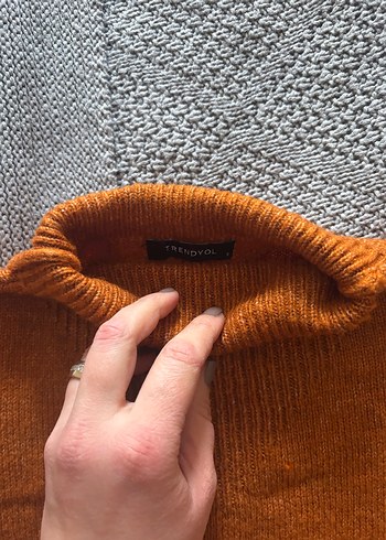 Taba Boğazlı Kolsuz Kadın Kazak - Görsel 3