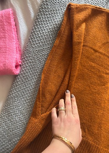 Taba Boğazlı Kolsuz Kadın Kazak - Görsel 2