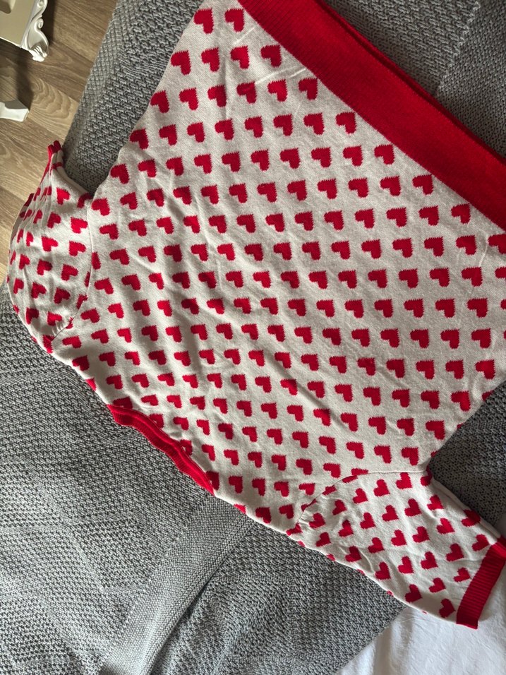 Kırmızı Kalp Desenli Kadın Triko Kazak - Görsel 4
