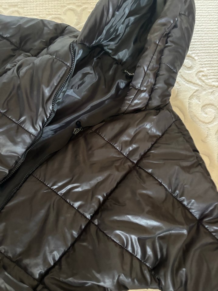 Kadın Siyah Kapüşonlu Midi Kaban - Görsel 2