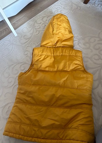 Sarı Kapüşonlu Kürklü Kadın Yelek - Görsel 4