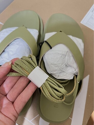37 Beden Bershka sandalet