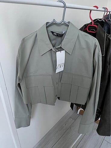 Zara crop gömlek