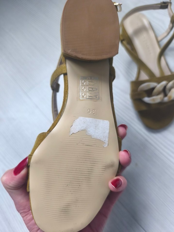 Bej Zincir Detaylı Süet Topuklu Kadın Sandalet - Görsel 4