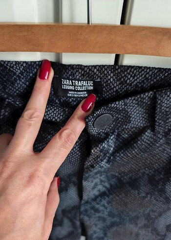 Kadın Gri Yılan Desenli - Görsel 4