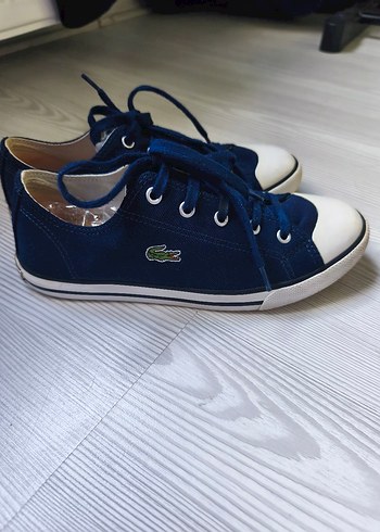 Lacoste 38,5