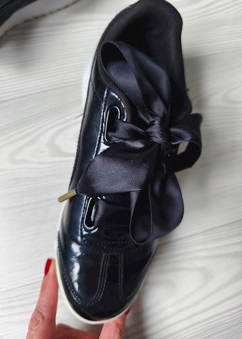 Siyah Parlak Puma Roma Kadın Spor Ayakkabı - Görsel 3