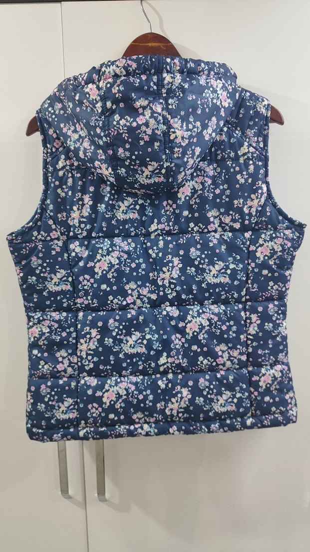 LCW Çiçek Desenli Kapüşonlu Mavi Kadın Yelek - Görsel 2