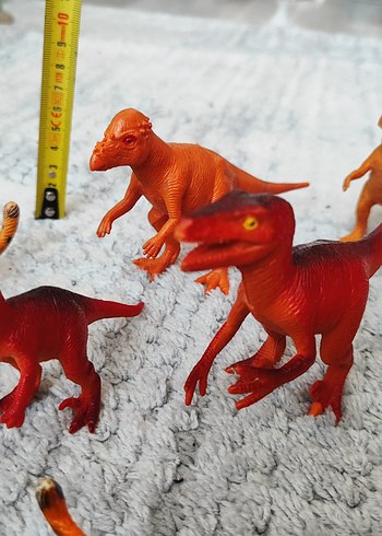 Kahverengi ve Koyu Renkli Dinozor Figürleri - Görsel 2