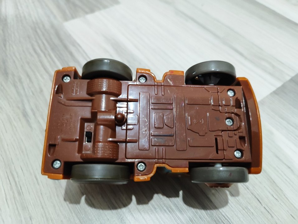 Shake N Go
Pixar Disney's Car
Tow Master Race - Görsel 3