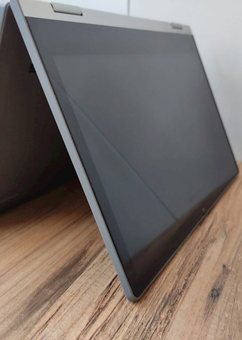 Beden Renk Gri Renkli Laptop Bilgisayar