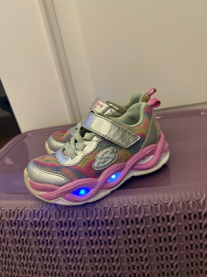 Skechers ışıklı kız çocuk spor ayakkabı - Görsel 2