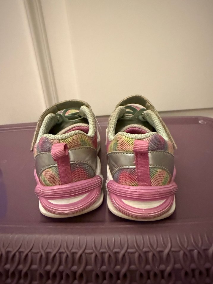 Skechers ışıklı kız çocuk spor ayakkabı - Görsel 4