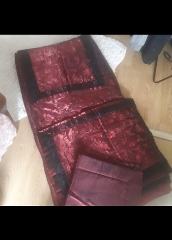 Diğer Bordo İşlemeli çok şık yatak örtüsü