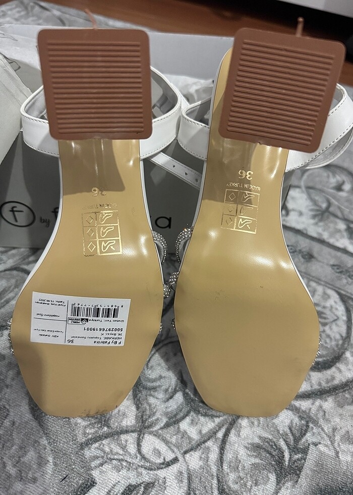 Fabrika topuklu ayakkabı - Görsel 3