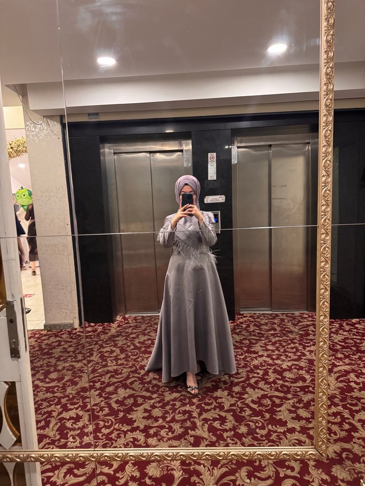 Gri Uzun Kollu Drapeli Abiye Elbise - Görsel 3