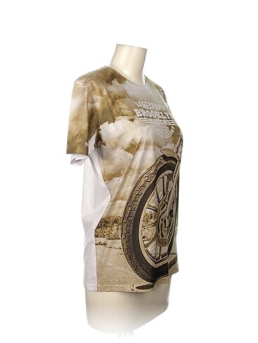 LC Waikiki LC Waikiki T-shirt %70 İndirimli.