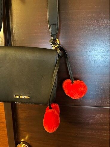 MOSCHINO ÇAPRAZ SİYAH DERİ ÇANTA - Görsel 2