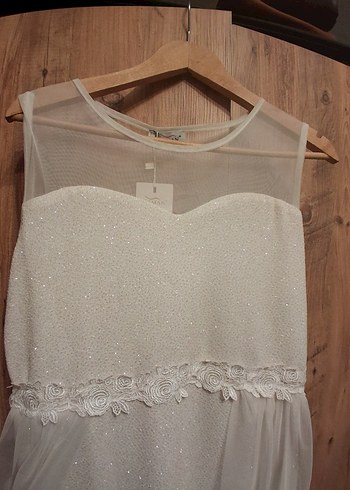 kuyruklu beyaz elbise - Görsel 6