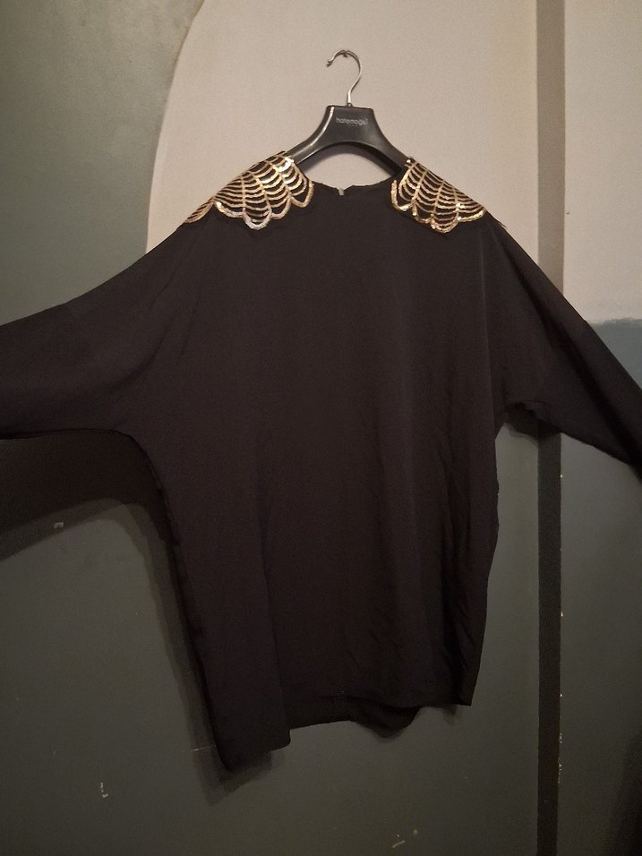 Payet Detaylı Uzun Kollu Siyah Bluz - Görsel 3