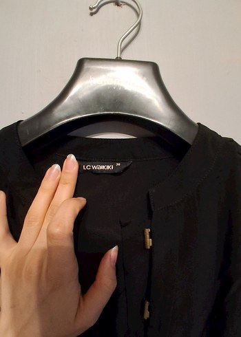 Siyah Düğmeli Uzun Kollu Kadın Gömlek - Görsel 6