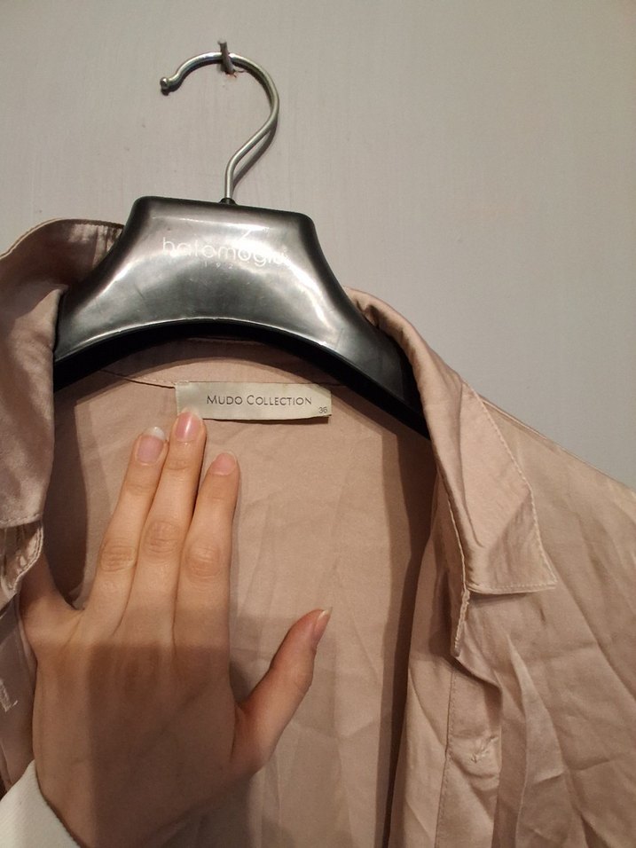 Bej Düğmeli saten Kadın Gömlek - Görsel 2