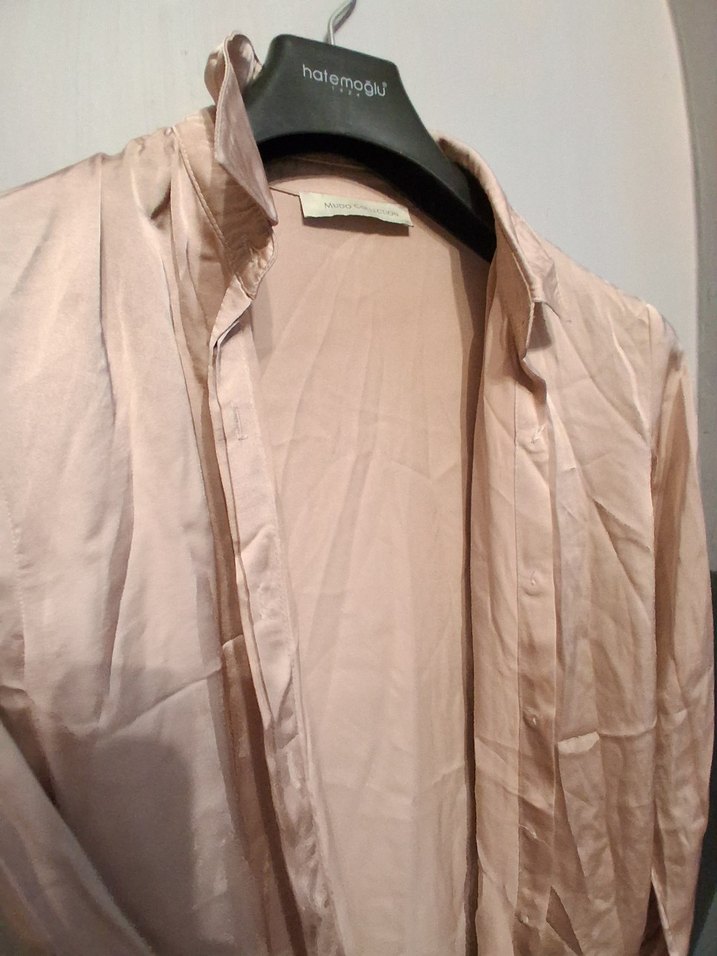 Bej Düğmeli saten Kadın Gömlek - Görsel 3