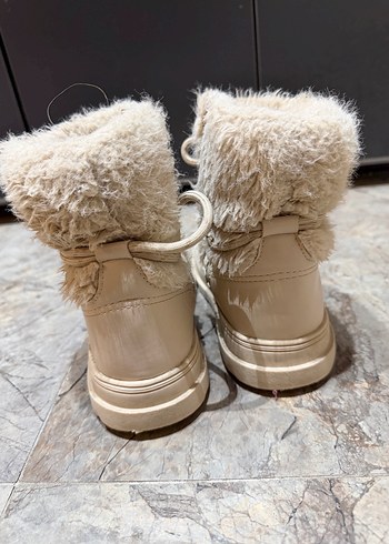 Zara Kız Çocuk Beyaz Peluş Detaylı Bot - Görsel 3