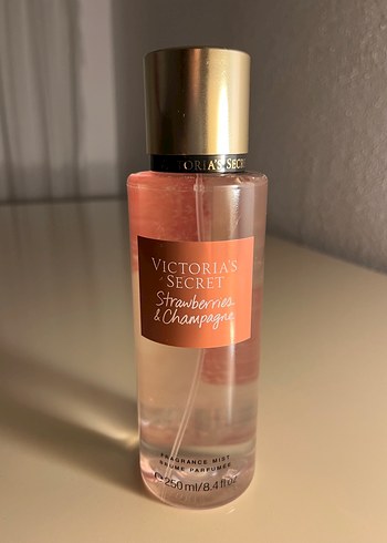 Victoria's Secret Çilek ve Şampanya Parfümü 250 ml