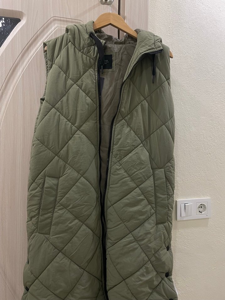 Uzun Kesim Kapüşonlu Kadın Yelek - Görsel 3