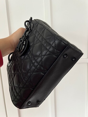  Beden siyah Renk Dior omuz çantası