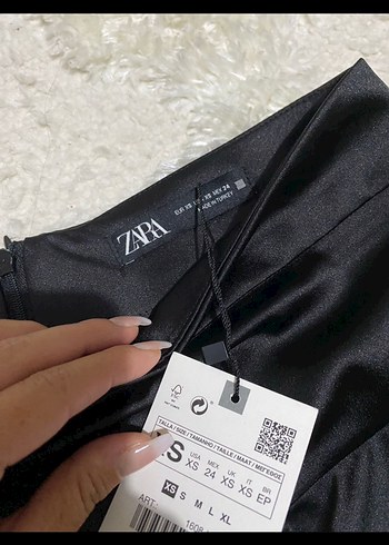 xs Beden Zara Siyah Saten Volanlı Mini Etek