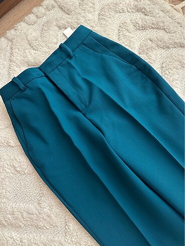 xs Beden mavi Renk Zara paçaları yırtmaçlı pantolon