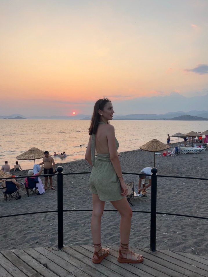 V Yaka Kolsuz Mini Haki Tulum - Görsel 2