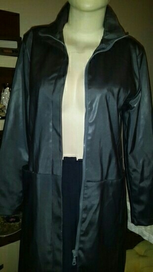 uzun suni deri trenchcoat