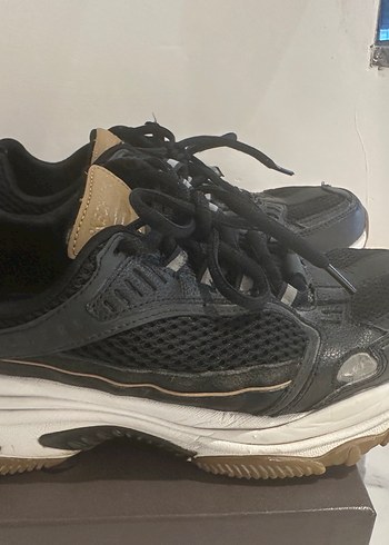 Skechers Siyah Bağcıklı Spor Ayakkabı