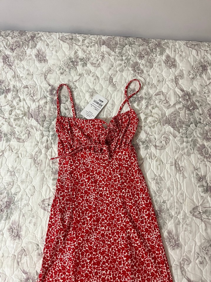 Dantel Detaylı Kırmızı Çiçekli Uzun Elbise - Görsel 2