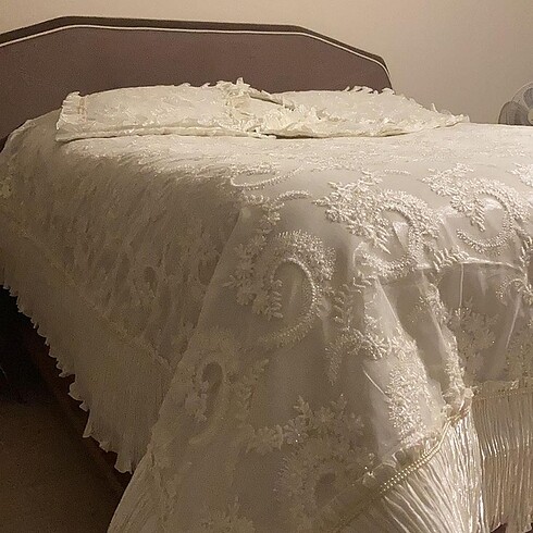 Çift kişilik yatak örtüsü