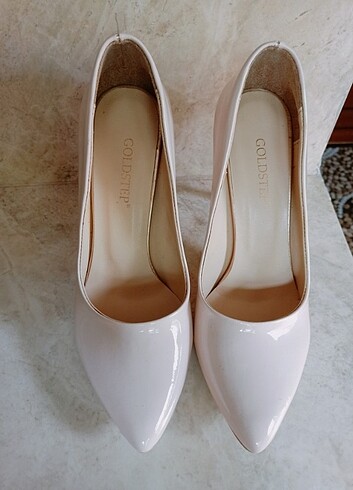 36 Beden Pudra rugan stiletto
