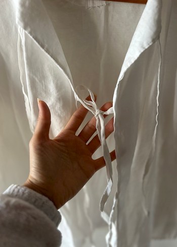 İp Bağlamalı Beyaz Kadın Gömlek - Görsel 2