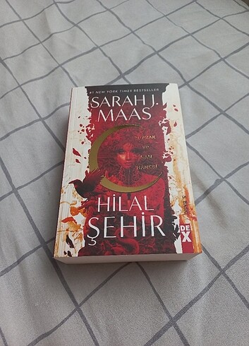 hilal şehir / sarah j. maas