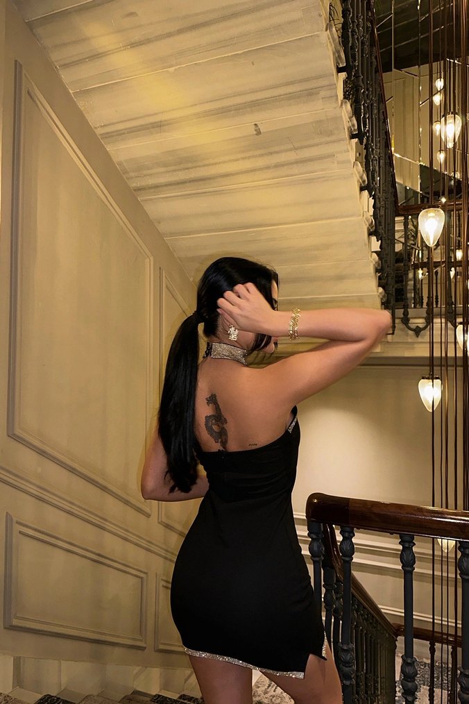 Parlak Siyah Yılan Desenli Mini Elbise - Görsel 2