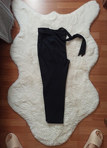 Pull and Bear Kusuru yok,vaz kullanılmış.