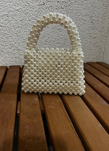 Mini beyaz inci çanta