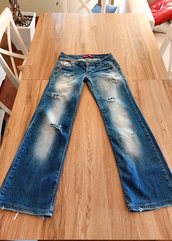 Mavi Bol Kesim Yırtık Denim Jean