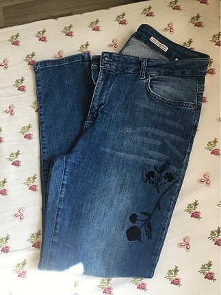 Nakışlı kot pantolon