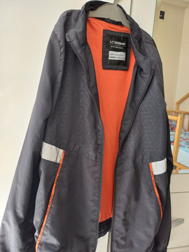 Siyah Erkek Çocuk Yüksek Yakalı Fermuarlı Yağmurluk - Görsel 4